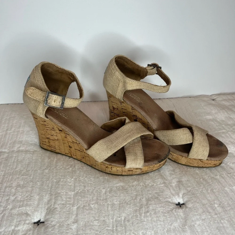 Toms Wedges Tan Size 9.5